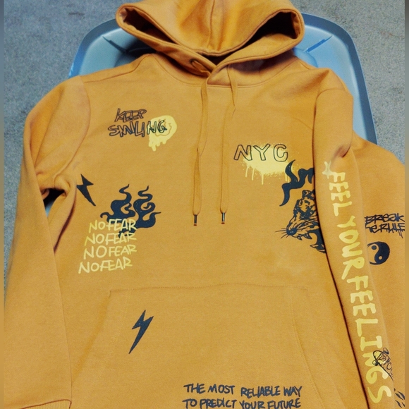 Graphic Hoodie offers welcome - Picture 6 of 14